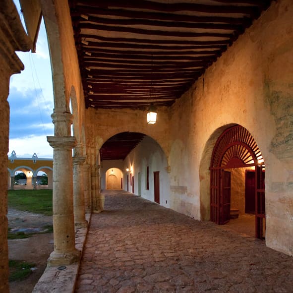 Visitar el Pueblo Mágico de Izamal 